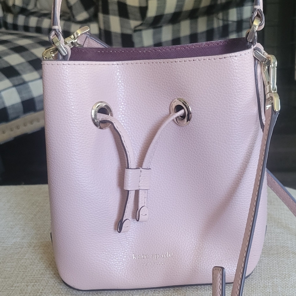 Kate Spade mini bucket bag with strap